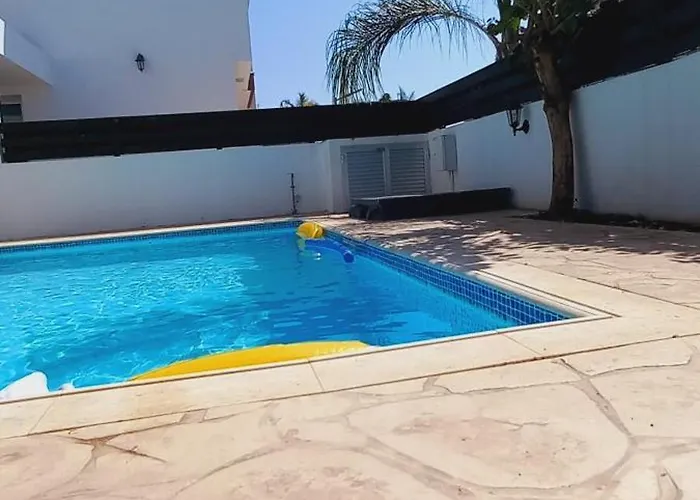 Trendy 38 Larnaca, Pyla Βίλα