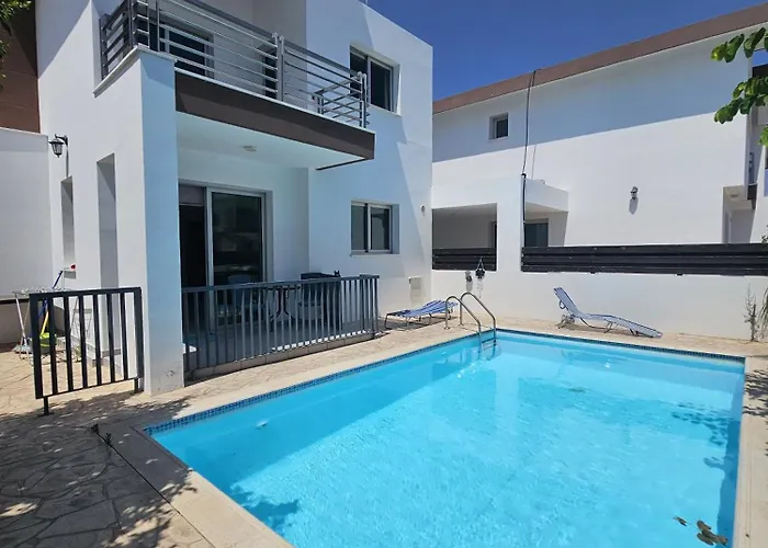 Trendy 38 Larnaca, Pyla Βίλα *