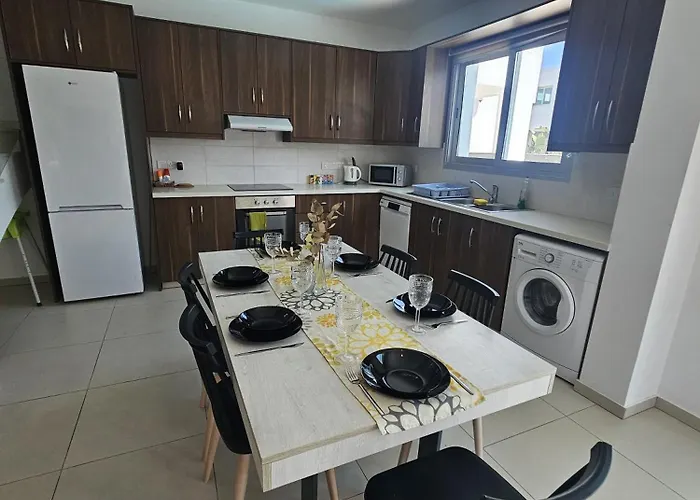 Trendy 38 Larnaca, Pyla Willa *